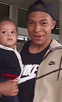 Kylian Mbappé Et Son Fils